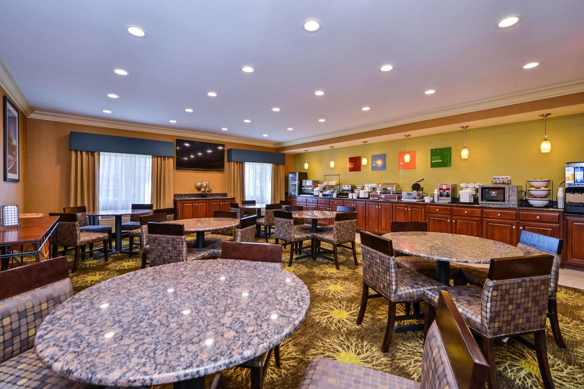 Mainstay Suites Joliet I-55 Экстерьер фото